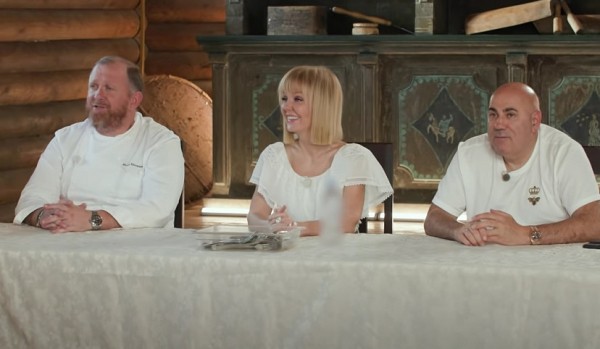 Саратовская певица отказалась есть пивной суп с молоком Саратовская певица отказалась есть пивной суп с молоком