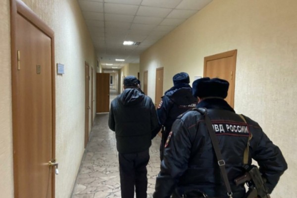 В первый день нового года на улице Батавина саратовец зарезал 36-летнего сына