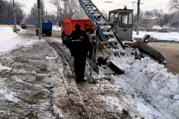 В Энгельсе чиновники готовы заплатить еще 5 миллионов за вывоз снега