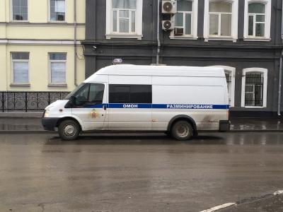 В Саратове школы эвакуируют из-за угрозы взрыва
В Саратове школы эвакуируют из-за угрозы взрыва