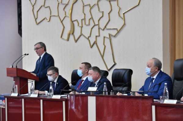 Губернатор Валерий Радаев подвёл итоги Года науки и технологий на заседании Административного совета области