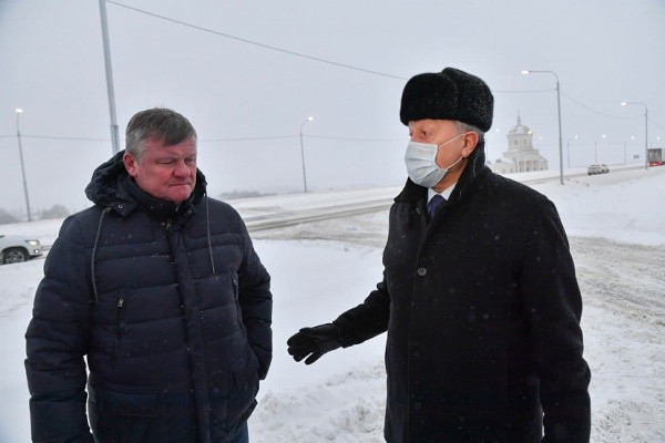 Губернатор предложил переходить на тяжелую технику для расчистки улиц Саратова