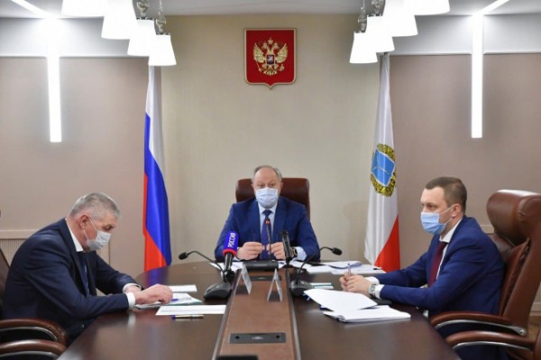 Глава региона поставил задачу усилить прививочную кампанию в районах Саратовской области