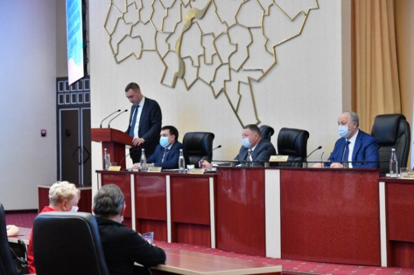 Валерий Радаев провел заседание рабочей группы по решению проблем дольщиков 