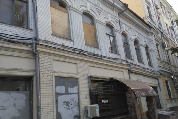 Эксперты выступили за причисление домов на Московской и Театральной площади к выявленным памятникам (это спасёт их от сноса)