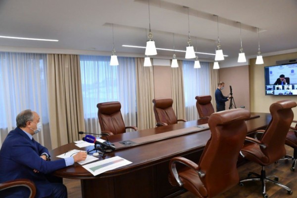Глава региона провёл заседание координационного совета по борьбе с коронавирусом