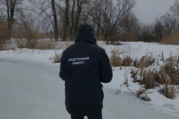 В протоке Волги недалеко от парка &laquo;Патриот&raquo; в Энгельсе нашли тело мужчины