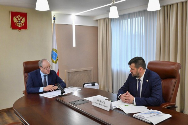 Губернатор после жалоб в соцсетях поручил отремонтировать трассу Губернатор после жалоб в соцсетях поручил отремонтировать трассу