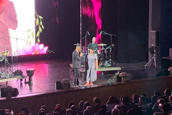 Премия &laquo;Признание&raquo;: учительница начальных классов танцевала на сцене с Митей Фоминым