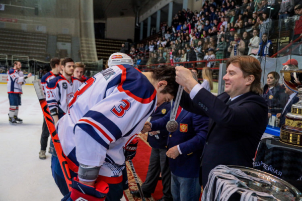 Серебро с золотым отливом