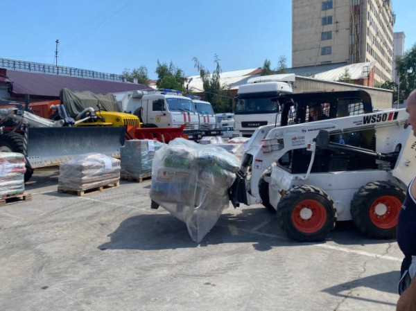 Саратовская область отправляет в подшефный Сватовский район ЛНР гуманитарный груз для восстановления школ