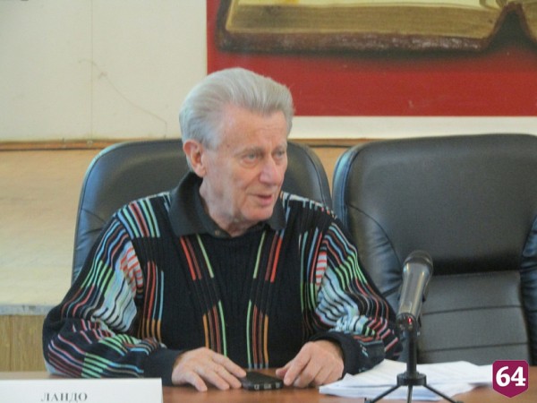 Суд отказался возвращать Александру Ландо почетное звание