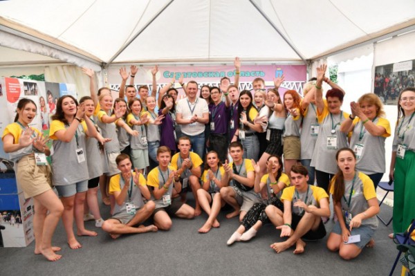 Роман Бусаргин приехал поддержать саратовскую делегацию на Молодежный форум ПФО &laquo;iВолга&raquo;