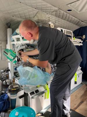 
Из Аркадака в областной центр бортом санавиации доставили пожилую пациентку					