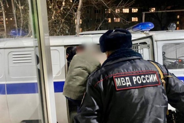 Семейные посиделки закончились тем, что немолодой мужчина заколол сына ножом. Приговор 