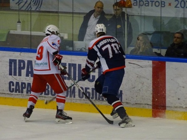 Две разные домашние победы МХК