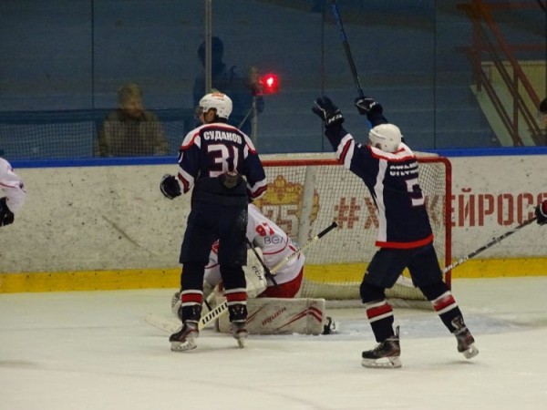 Две разные домашние победы МХК