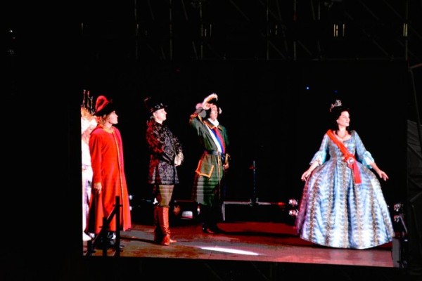 Жители Саратова прождали полтора часа открытия всероссийских игр и услышали две песни Niletto