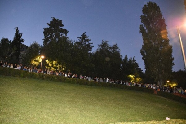 Жители Саратова прождали полтора часа открытия всероссийских игр и услышали две песни Niletto