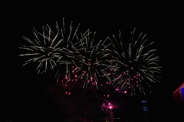 Жители Саратова прождали полтора часа открытия всероссийских игр и услышали две песни Niletto