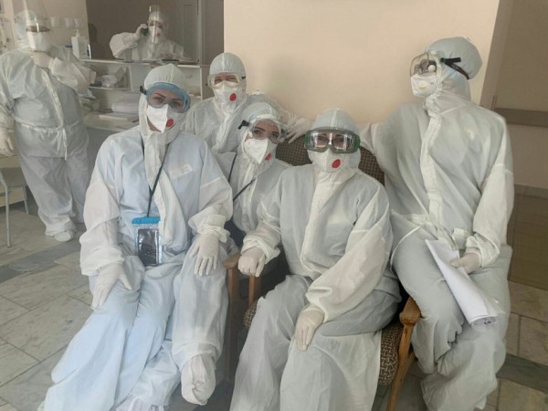 Заболеваемость COVID-19 снижается на 100 человек в сутки