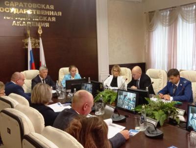 
Сигнал SOS  от крупного саратовского агропредприятия дойдет до Госдумы 					