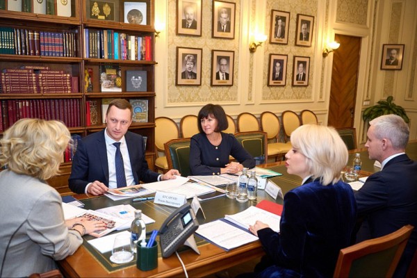 Губернатор обсудил в Москве реконструкцию саратовских театров