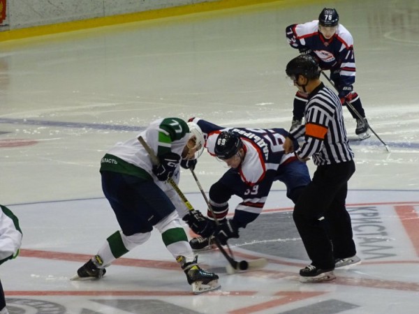 МХК &laquo;Кристалл&raquo; по-прежнему на вершине