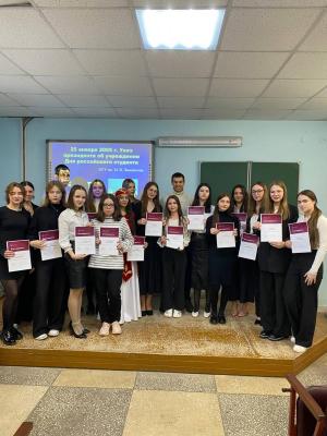 
Артем Чеботарев встретился со студентами мединского колледжа 					