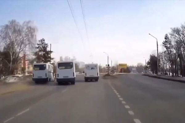 В Балаково нашли водителей, которые устроили гонки маршруток