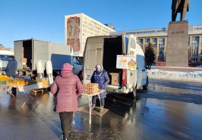 В Саратове на Театральной площади сегодня планируют продать 160 тысяч яиц					 
В Саратове на Театральной площади сегодня планируют продать 160 тысяч яиц