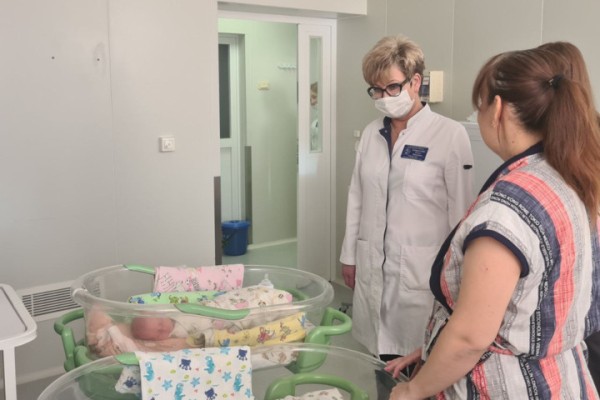 В перинатальном центре выходили девочку, которая при рождении весила 750 граммов В перинатальном центре выходили девочку, которая при рождении весила 750 граммов