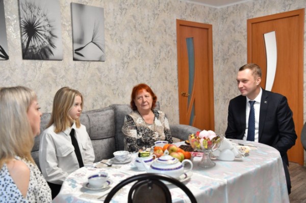 Роман Бусаргин встретился с семьей мобилизованного бойца 