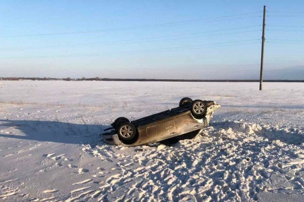 В результате тройного ДТП на трассе загорелись две &laquo;Лады&raquo;: пострадала 9-летняя девочка и двое взрослых