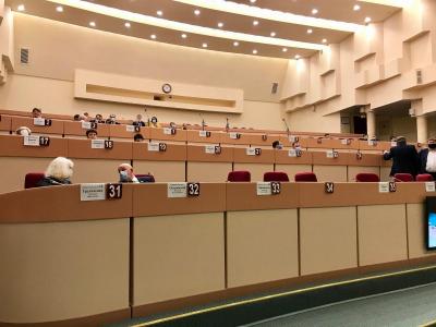 
Саратовских депутатов по закону обяжут встречаться с избирателями раз в неделю					