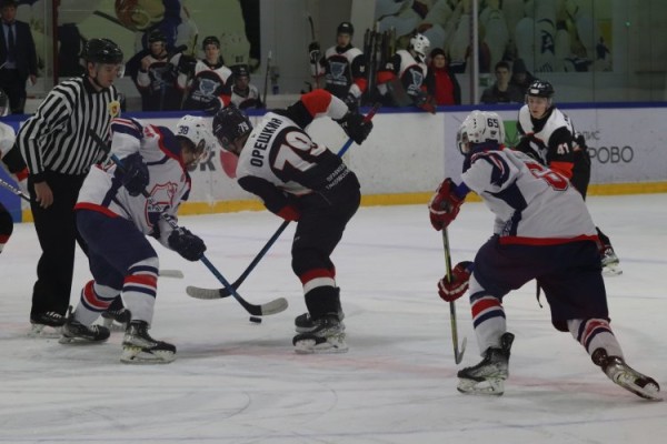 Молодежка шагнула на край