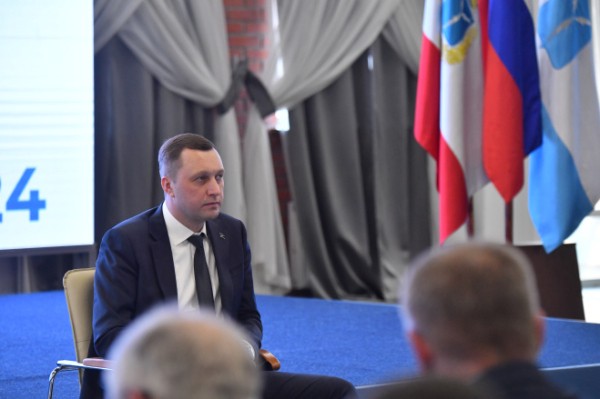 Роман Бусаргин принял участие в собрании актива Саратова