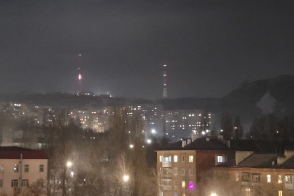 &laquo;Скорбим&raquo;: телевышка на Лысой горе в Саратове включила траурную подсветку