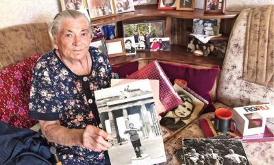 
"Регулировщица Победы" из Саратовской области отмечает 100-летний юбилей					