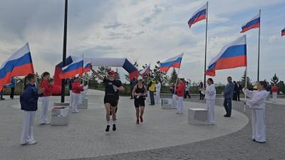 
В Энгельсе амбассадор донорства костного мозга в России Артем Алискеров пробежал 50 км 					