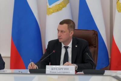 
"Из-за этого страдают наши дети!". Губернатора Романа Бусаргина просят разрешить конфликт с тренером по боксу в Ртищево					