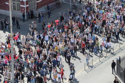 
В Саратовской области отменили "Бессмертный полк" из-за угрозы безопасности					