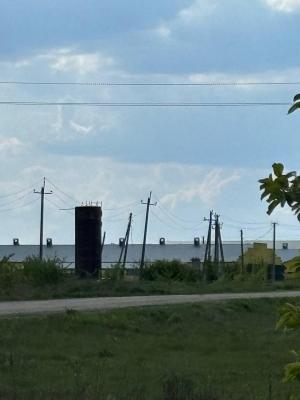 
Поселок безводный: администрация Екатериновского района уверяет, что вода есть, жители в этом сомневаются					