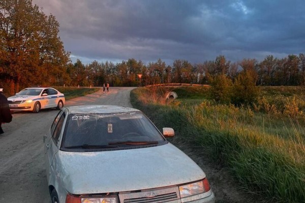 На трассе опрокинулась легковушка: есть пострадавший На трассе опрокинулась легковушка: есть пострадавший