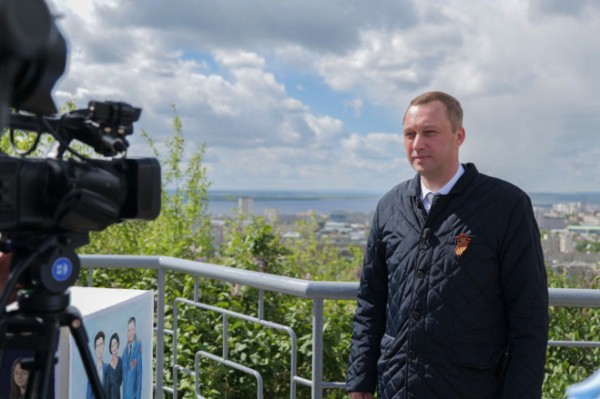 В День Победы Роман Бусаргин записал видеообращение к саратовским военнослужащим