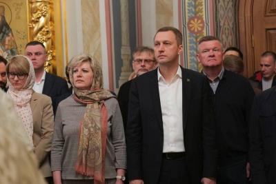 
Роман Бусаргин принял участие в пасхальном богослужении в Троицком соборе					