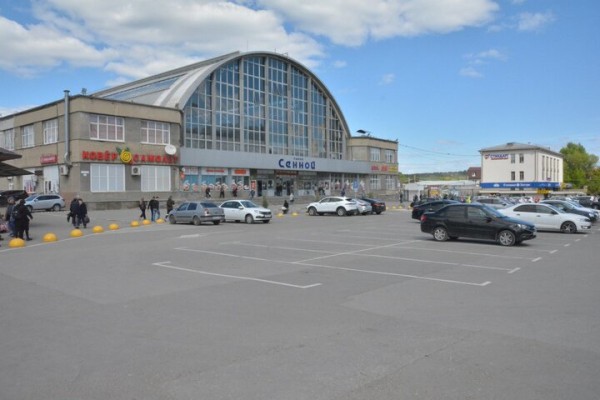 &laquo;Люди не предупреждены&raquo;: предприниматели с торговых рядов у Сенного рынка заявили о том, что мэрия внезапно изменила дату проведения встречи, выбрав самое неудобное время