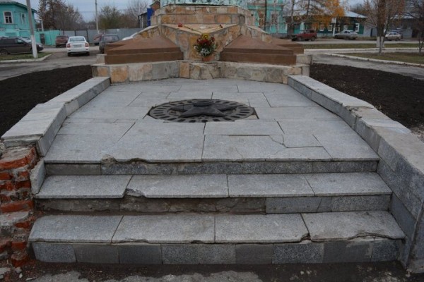 В Пугачеве памятник регионального значения при реставрации собираются заменить на копию из стеклофибробетона