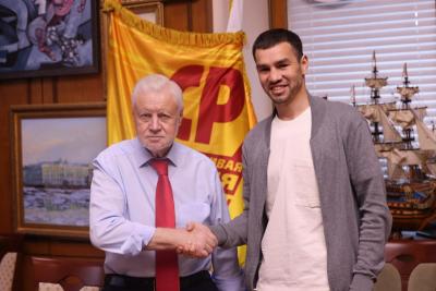 Артем Чеботарев уходит добровольцем на СВО
Артем Чеботарев уходит добровольцем на СВО