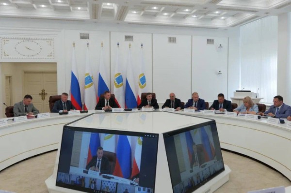 Губернатор провел постоянно действующее совещание Губернатор провел постоянно действующее совещание